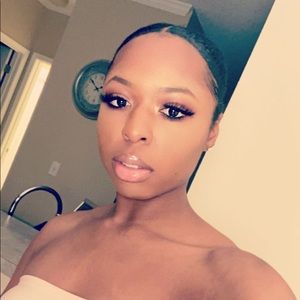 Meet your Posher, Courtney